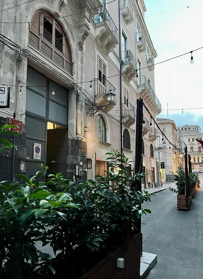 CiuriCiuri Home Appartamento storico nel centro di Catania