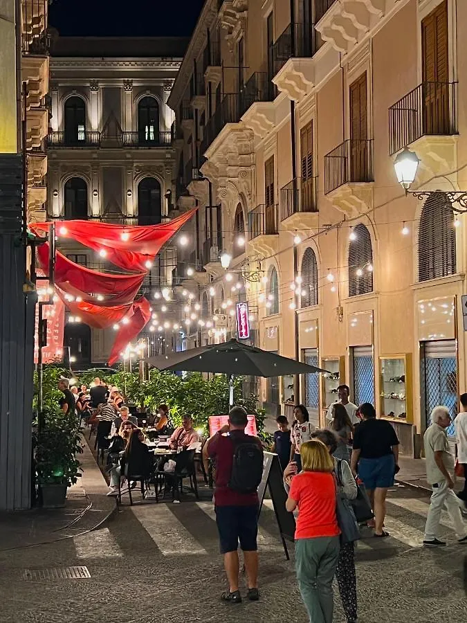 CiuriCiuri Home Appartamento storico nel centro di Catania